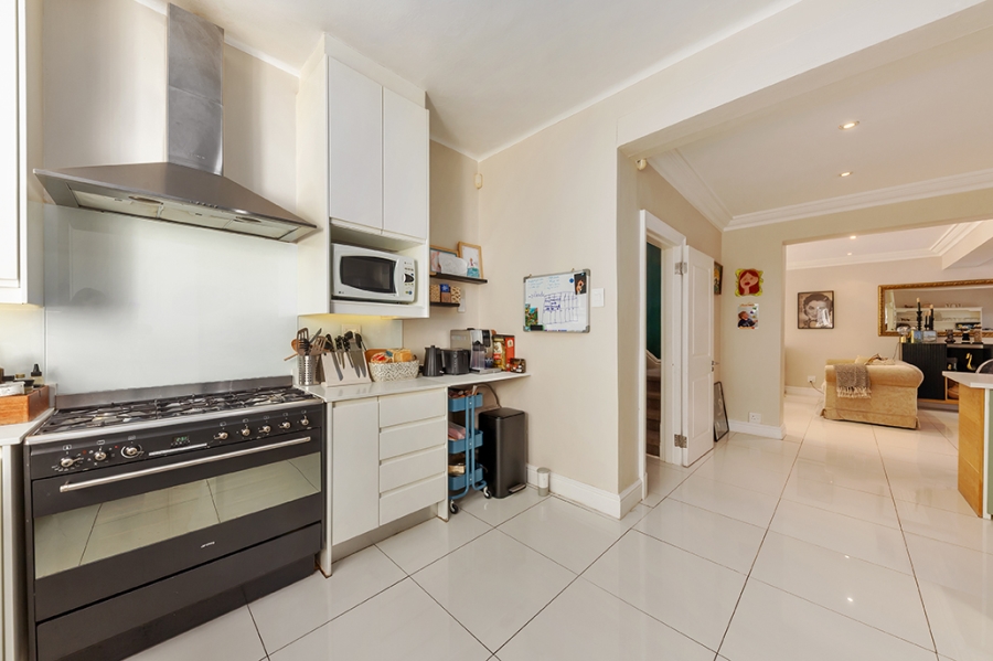 4 Bedroom Property for Sale in Gardens Western Cape